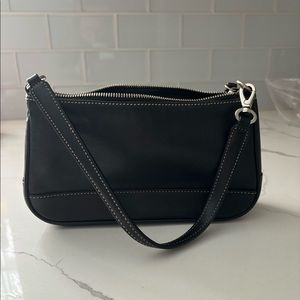 Vintage Coach Hampton Black Leather Demi Baguette